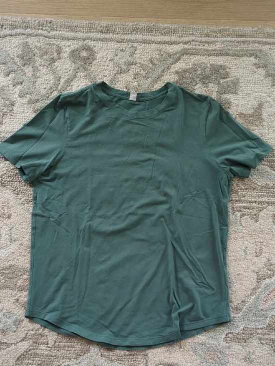 Set of 2 Lululemon Women's Shirts - Picture 2 of 8